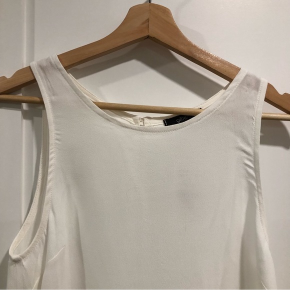 Gilbert white tunic. Use as a top or bathing suit wrap. Size small. - Picture 9 of 10